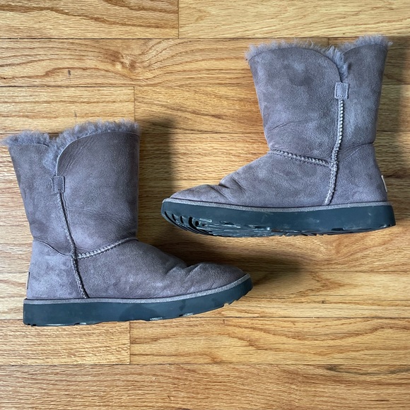 UGG Classic Cuff Short Women’s boot, 6.5M, Stormy Grey - Picture 2 of 7